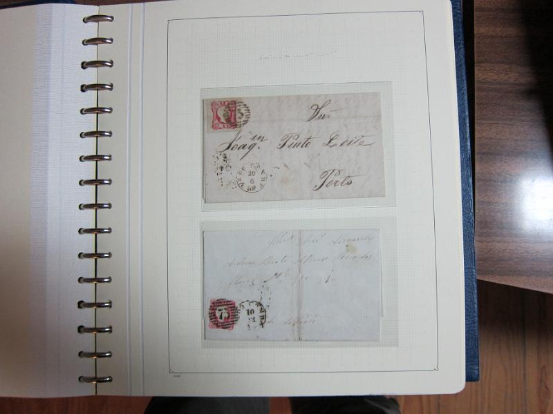0019 (211).JPG -     Lote:    19      Marcofilia      Lotes Especiais       Descrição:         Portugal. Colecção especializada de carimbos de duplo círculo, tipo 1852, montada em 4 álbuns Lindner, com selos de diversas emissões e cartas, com estudo minucioso de cada marca. Lote a ver.         Lote       Valor Base:     &euro; 2.500,00     Valor Venda:     Retirado     